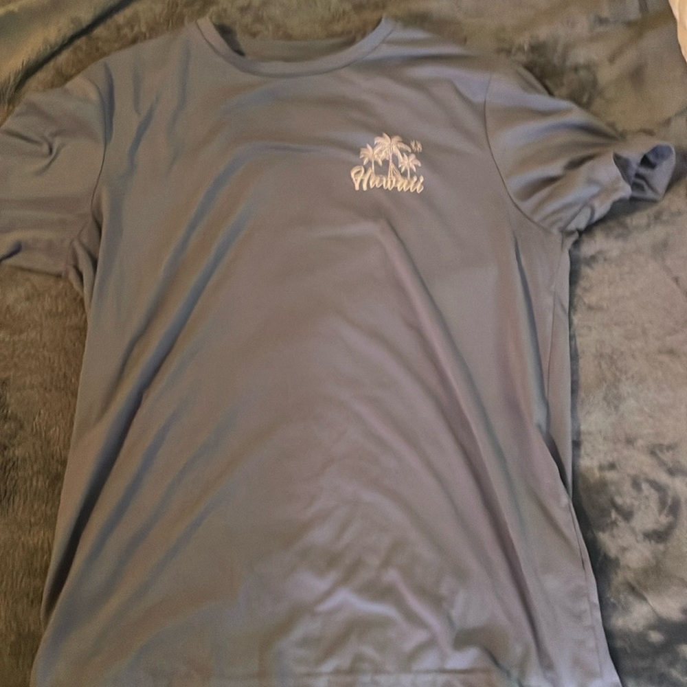 Men’s small t-shirt